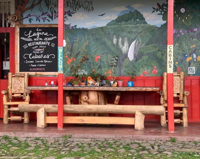 Hostal La Laguna Villamaría Buitenkant foto