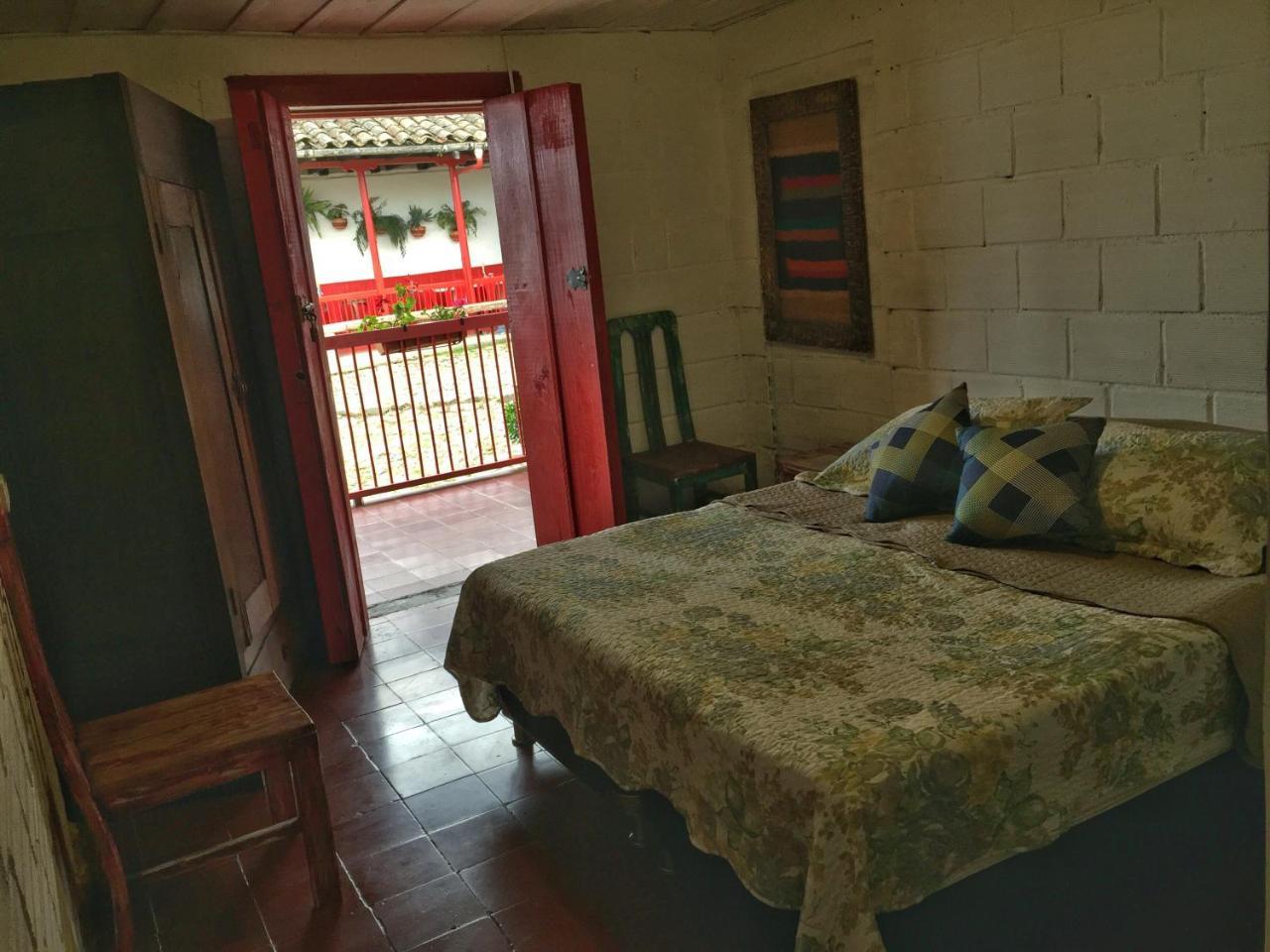 Hostal La Laguna Villamaría Buitenkant foto