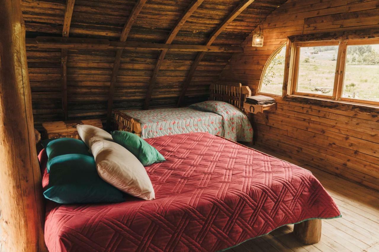 Hostal La Laguna Villamaría Buitenkant foto